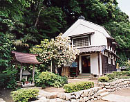 『旧小川家の土蔵と祠』の画像